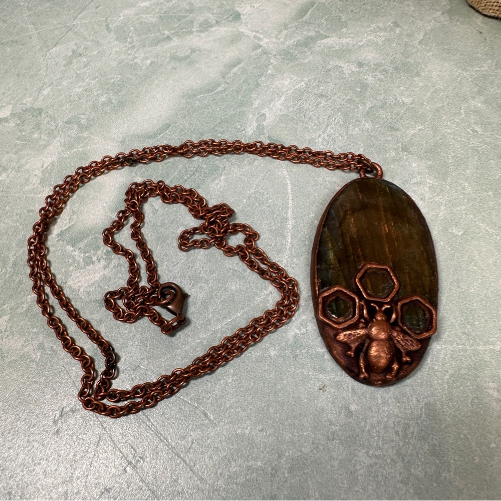 Copper Bee on Large Oval Labradorite Stone Pendant Long Necklace - Picture 8 of 8
